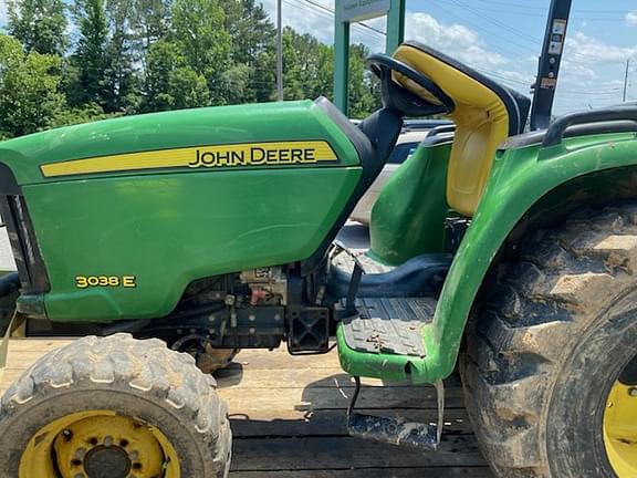 Image of John Deere 3038E equipment image 1