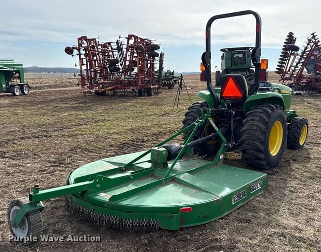 Image of John Deere 3038E equipment image 4