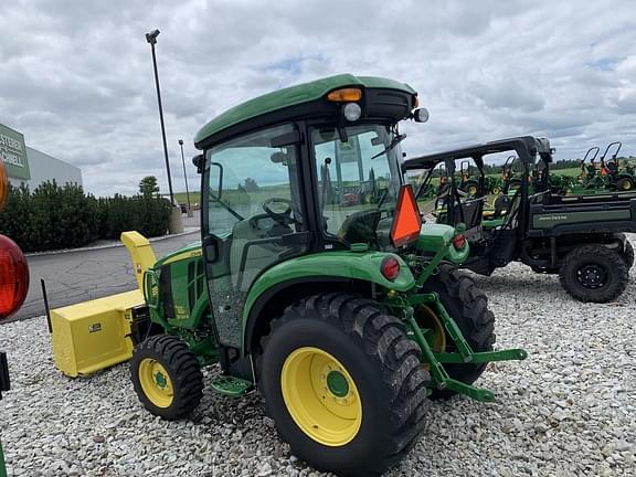 Image of John Deere 3039R equipment image 2