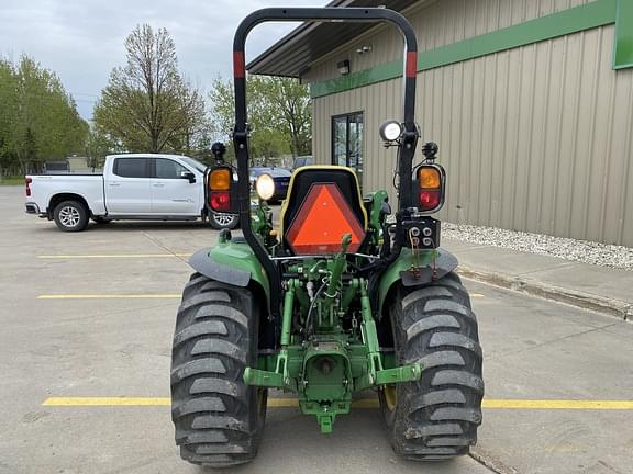 Image of John Deere 3039R equipment image 2