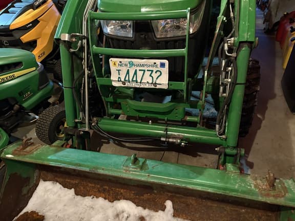 Image of John Deere 3039R equipment image 4