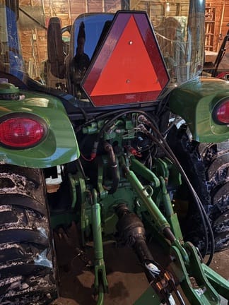 2015 John Deere 3039R Equipment Image0