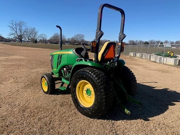 Image of John Deere 3039R equipment image 2