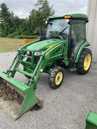 Image of John Deere 3039R equipment image 2