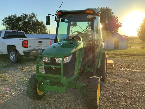 Image of John Deere 3046R equipment image 1