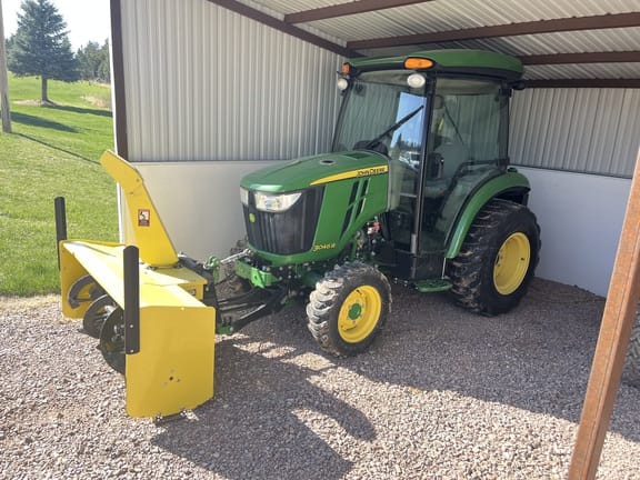 2015 John Deere 3046R Equipment Image0