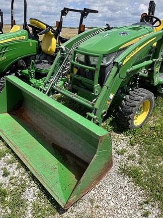 Image of John Deere 3046R equipment image 3