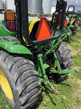 Image of John Deere 3046R equipment image 2