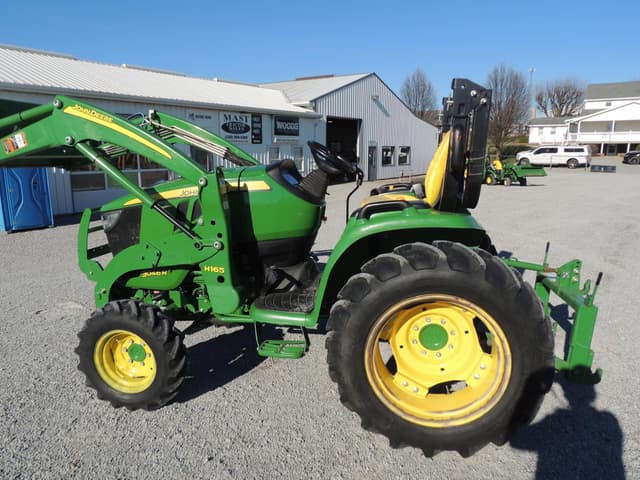 Image of John Deere 3046R equipment image 1