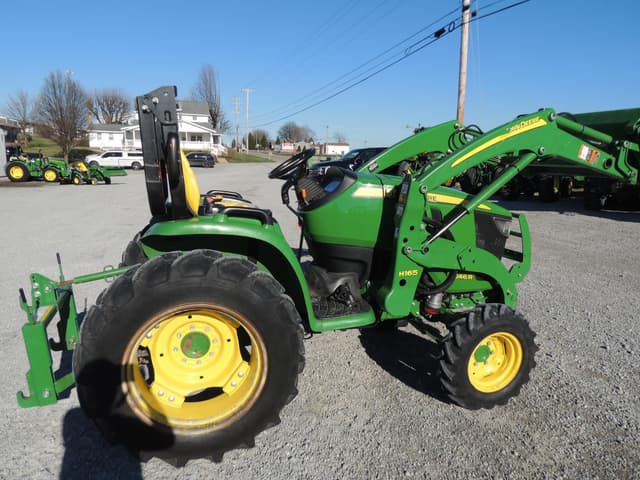 Image of John Deere 3046R equipment image 3