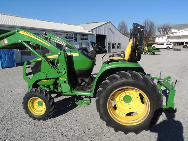 Image of John Deere 3046R equipment image 1
