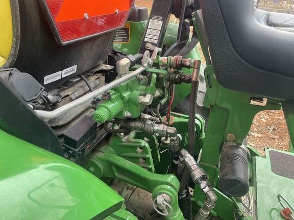 Main image John Deere 3046R
