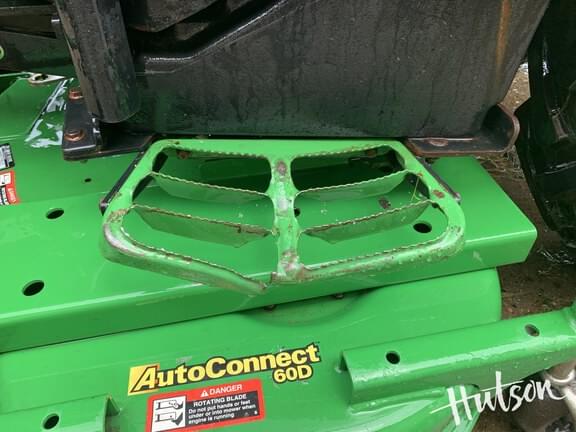 Image of John Deere 3046R equipment image 2