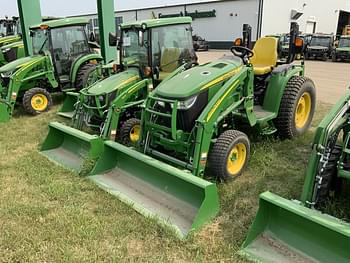 2015 John Deere 3046R Equipment Image0