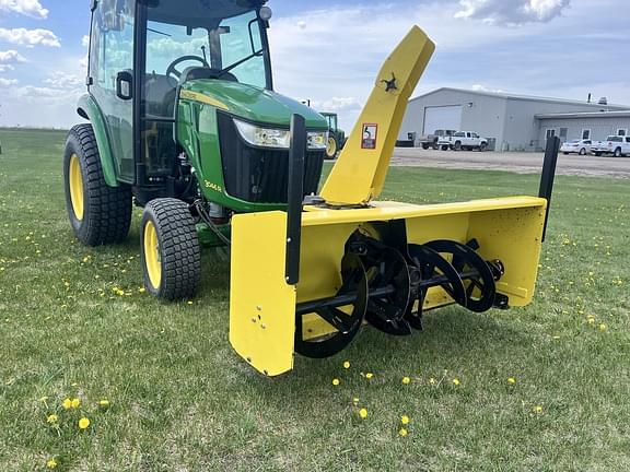 Image of John Deere 3046R equipment image 2