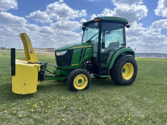 2015 John Deere 3046R Equipment Image0