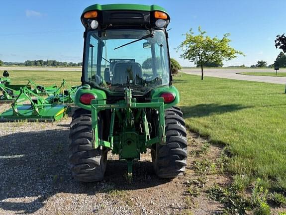 Image of John Deere 3046R equipment image 3