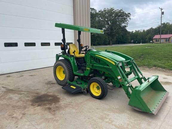 2015 John Deere 3046R Equipment Image0