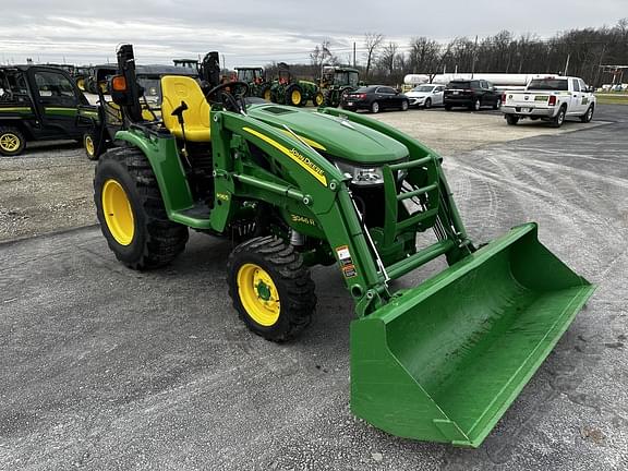 Image of John Deere 3046R equipment image 1