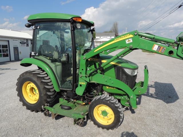 Image of John Deere 3046R equipment image 2