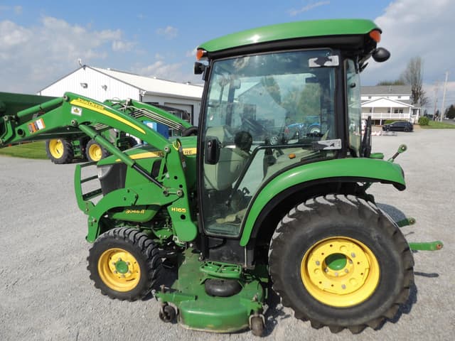 Image of John Deere 3046R equipment image 1
