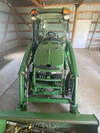 Image of John Deere 3046R equipment image 2