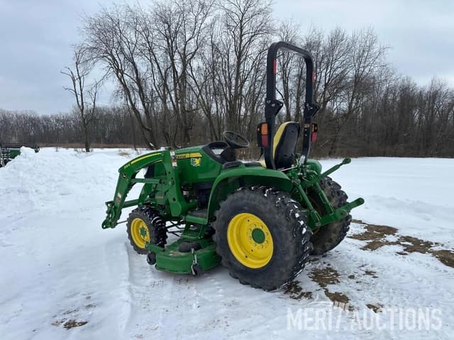 Image of John Deere 3046R equipment image 2