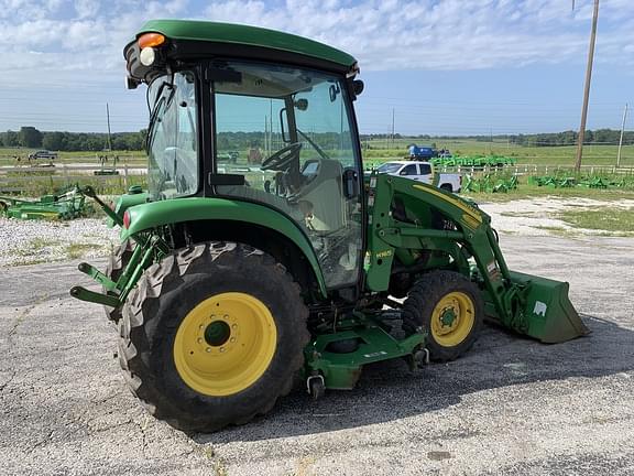 Image of John Deere 3046R equipment image 3