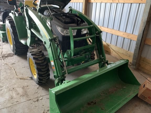 Main image John Deere 3046R