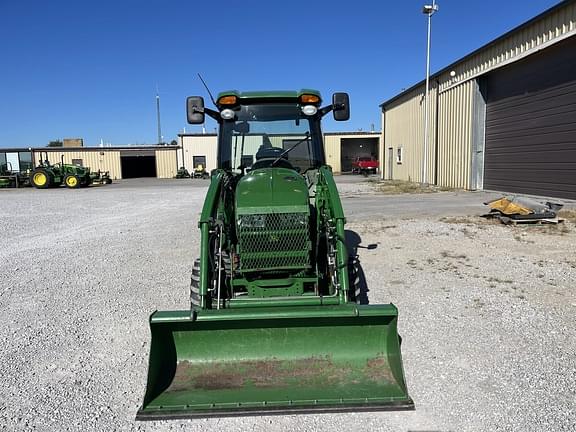 Image of John Deere 3046R equipment image 2