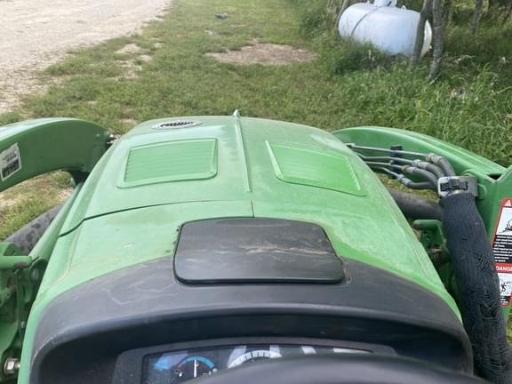 Image of John Deere 3046R equipment image 3