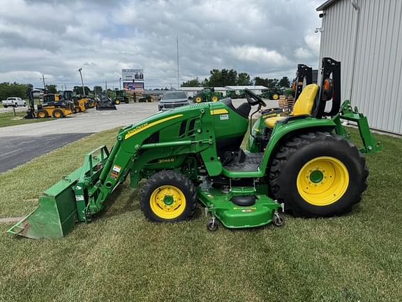Image of John Deere 3046R equipment image 1