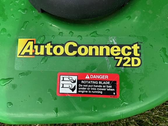 Image of John Deere 3046R equipment image 2