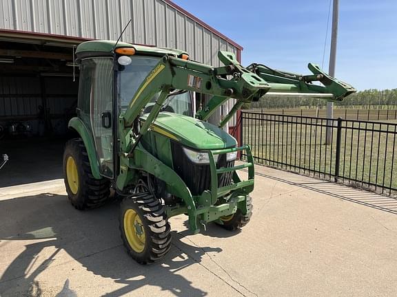 Image of John Deere 3046R equipment image 1