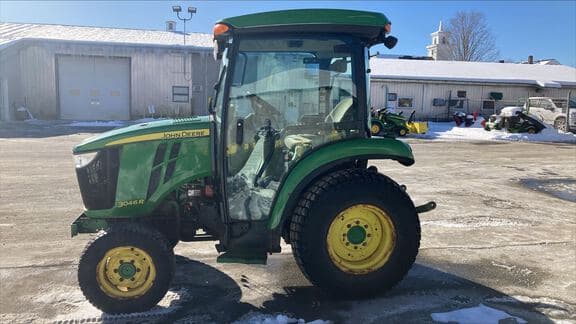 Image of John Deere 3046R equipment image 2