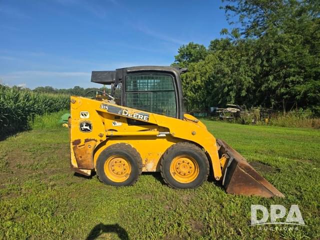 Image of John Deere 315 equipment image 3