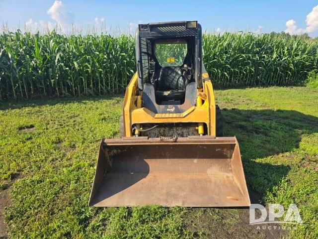 Image of John Deere 315 equipment image 2