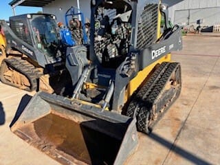 2015 John Deere 319E Equipment Image0