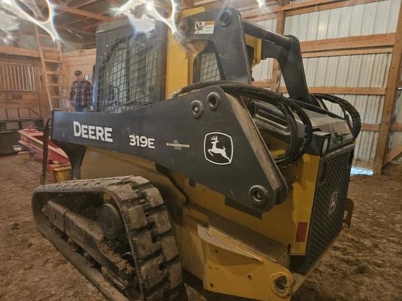 Image of John Deere 319E equipment image 3
