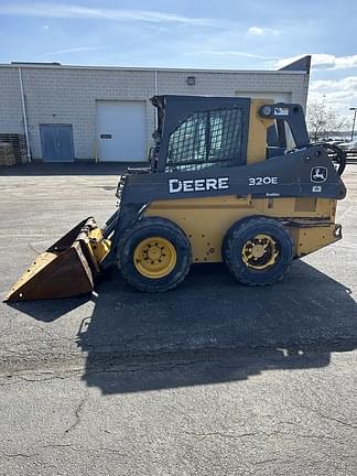 Image of John Deere 320E equipment image 1