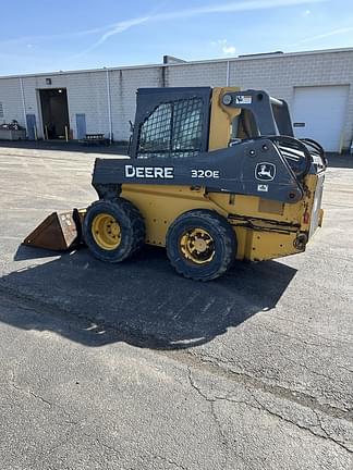 Image of John Deere 320E equipment image 2