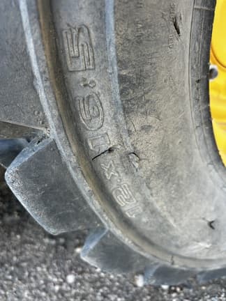 Image of John Deere 320E equipment image 1