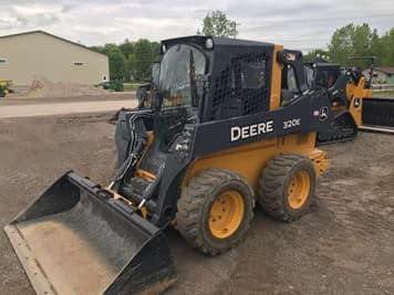 Main image John Deere 320E