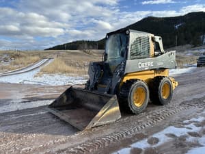 2015 John Deere 320E Image