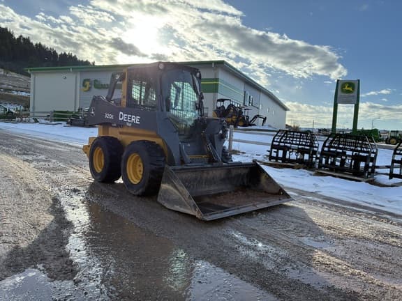 Image of John Deere 320E Primary image