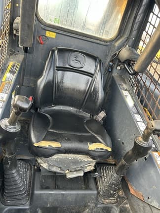 Image of John Deere 320E equipment image 4