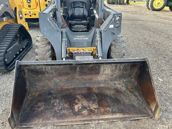 Image of John Deere 320E equipment image 4