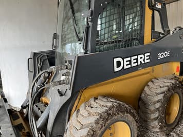 Main image John Deere 320E