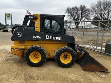 Main image John Deere 320E