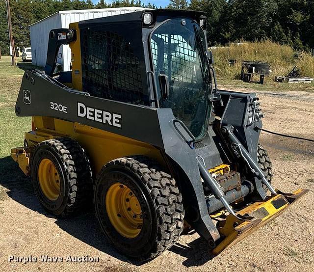 Image of John Deere 320E equipment image 2